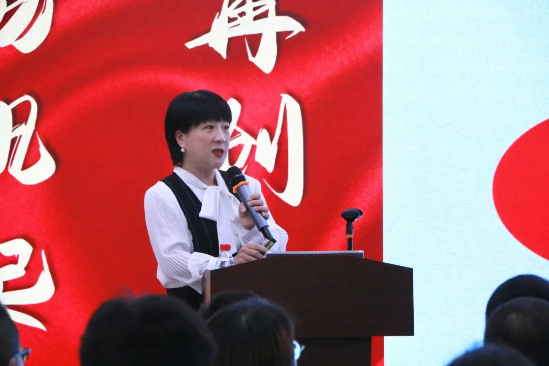 集團(tuán)舉辦第五期溫州城建大講堂——職稱(chēng)晉升宣貫培訓(xùn)
