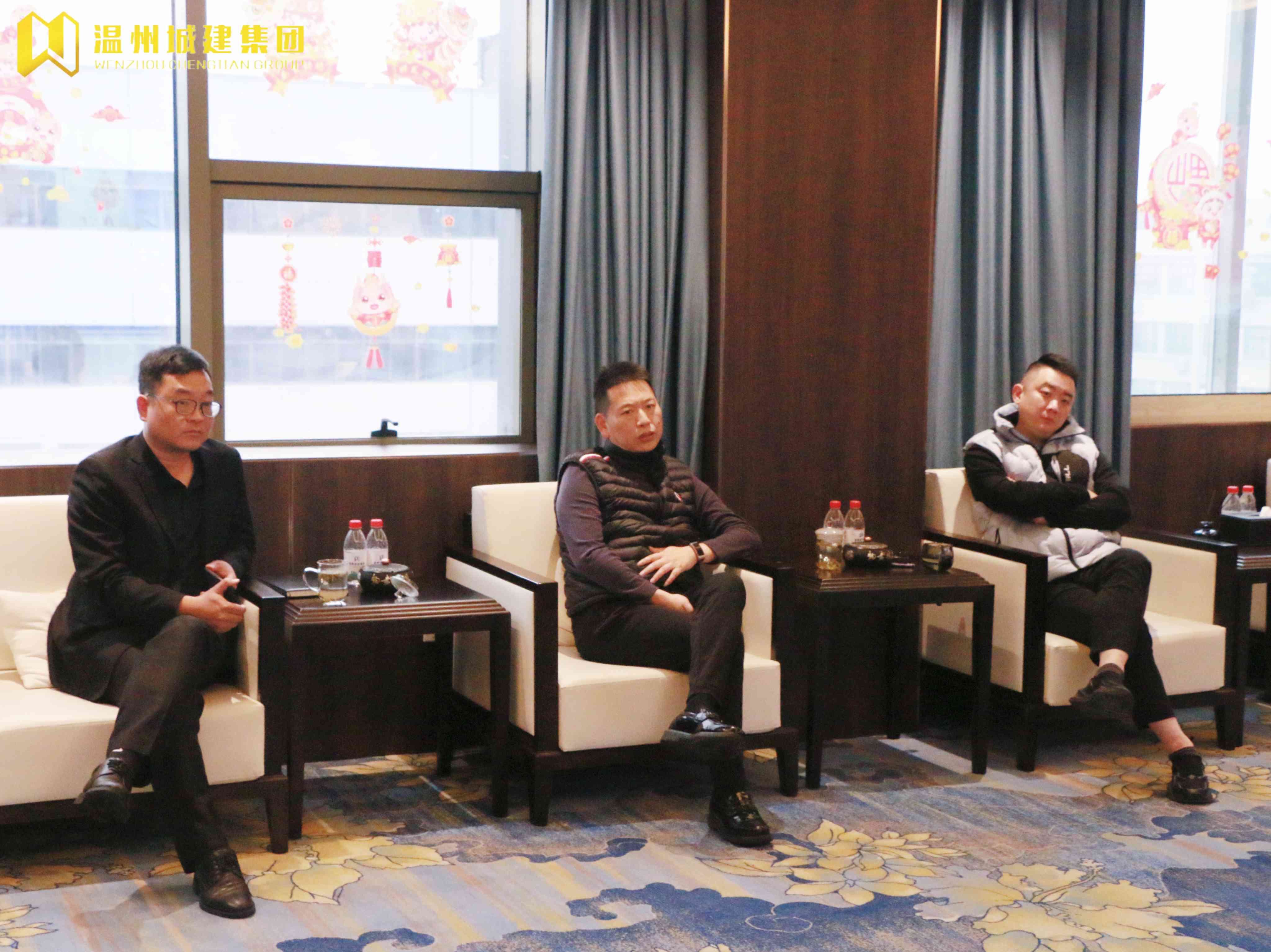 潘橋街道黨工委書(shū)記王偉一行蒞臨集團(tuán)開(kāi)展企業(yè)新春走訪慰問(wèn)