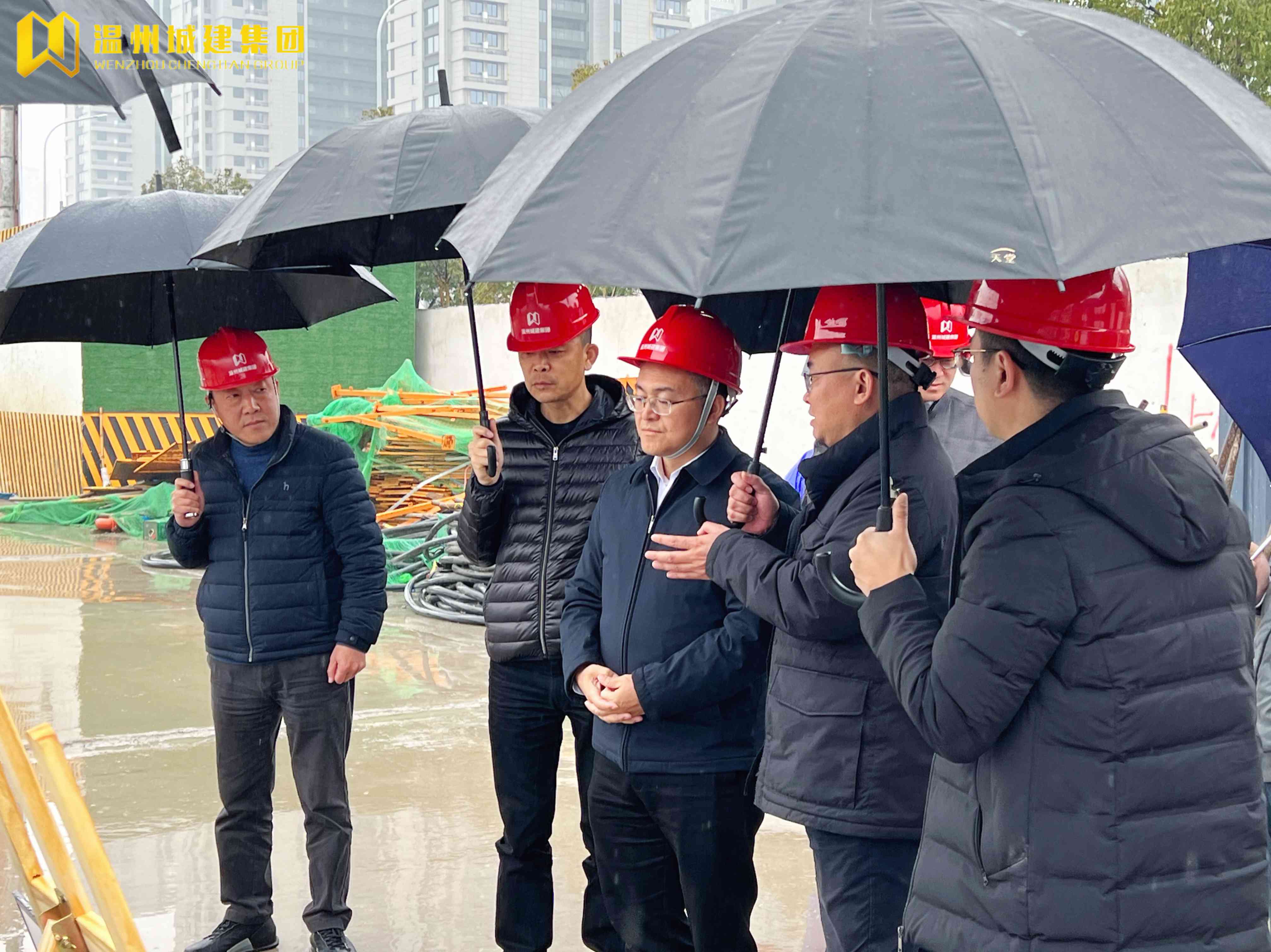 溫州市甌海區(qū)委副書記、區(qū)長劉云峰一行率隊(duì)調(diào)研我集團(tuán)承建的項(xiàng)目