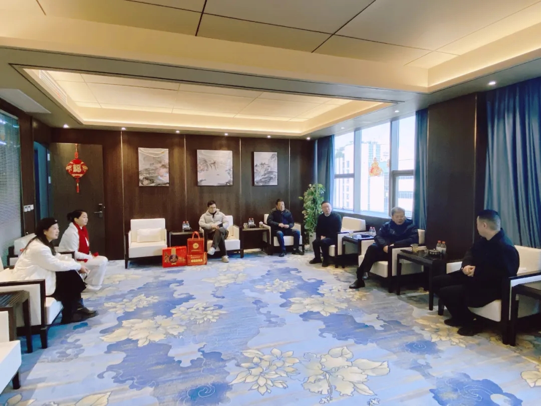 婁橋街道黨工委書記陶瓊偉、副書記胡慧源一行走訪溫州城建集團(tuán)開展慰問活動