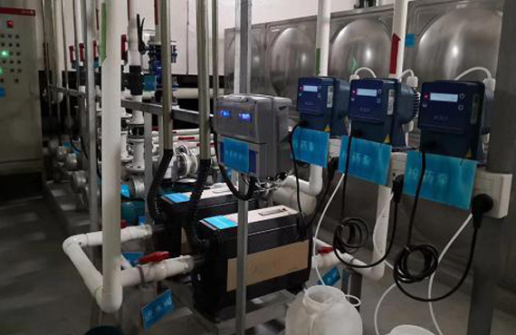 泳池加热器机房案例