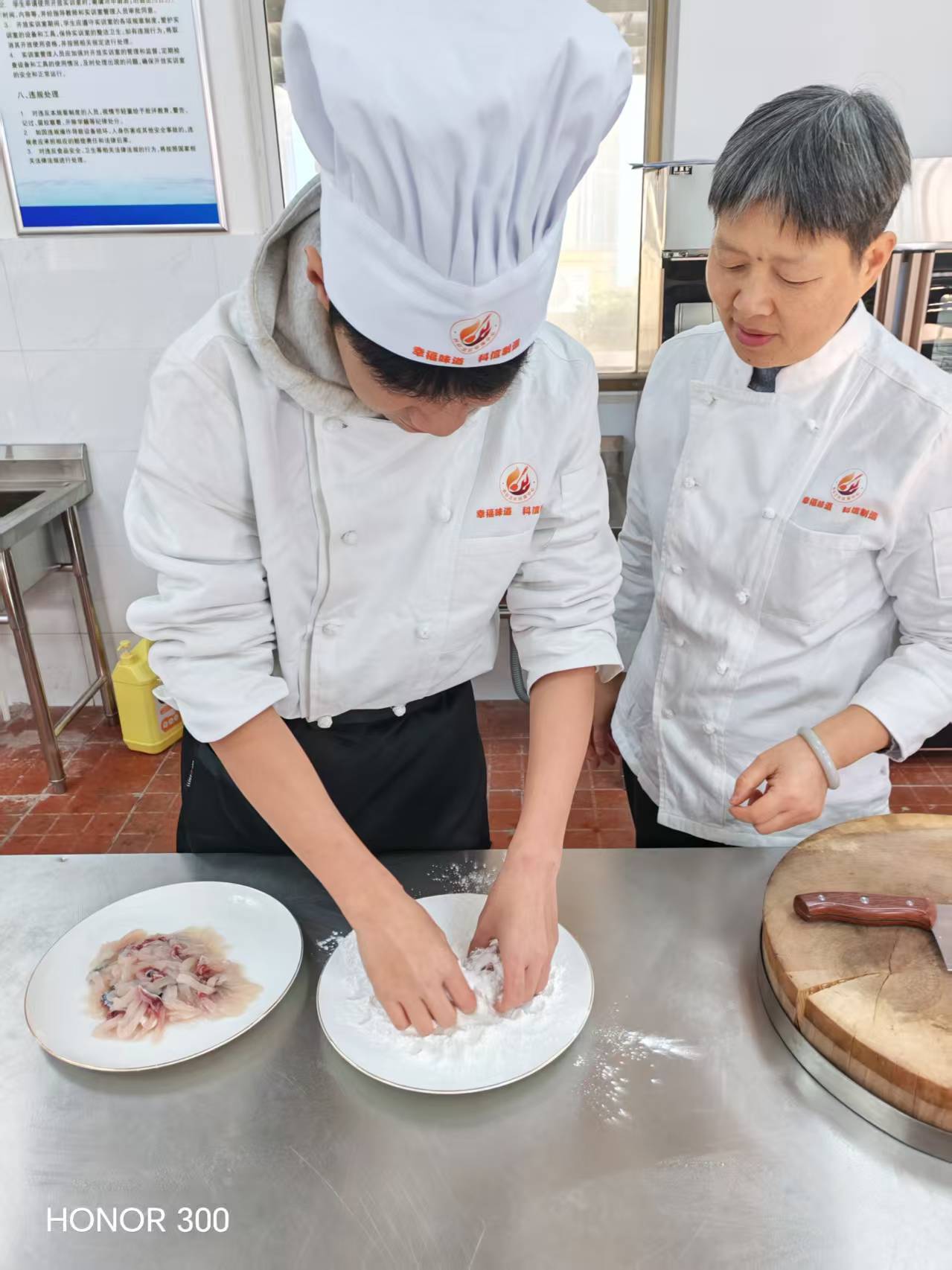 见证学生成长，助力拥抱未来——烹饪专业曹赫健同学专访