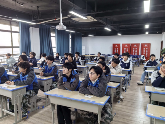 安全为基，工艺为魂！ 科信机电学子钳工实训筑牢技能根基