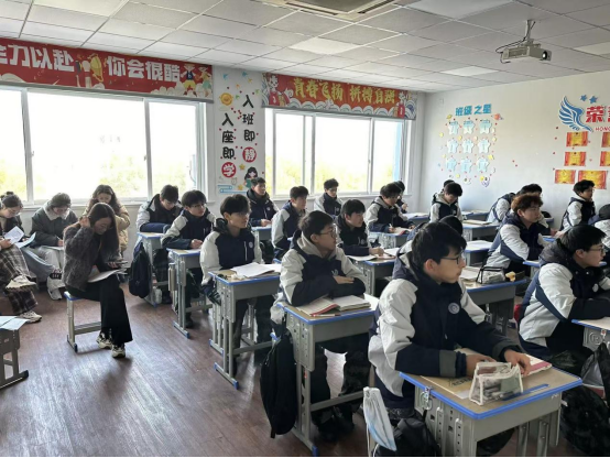 春风沐教坛，研思共成长