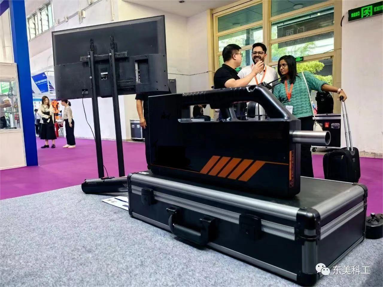 东美科工携电磁抛投设备和电磁抓捕设备亮相第二十届中国国际消防设备技术展览会