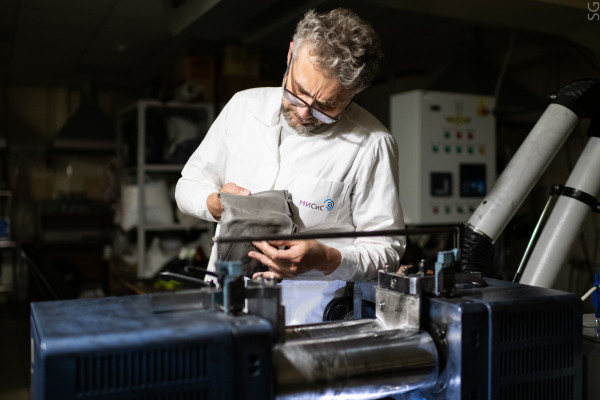 Russian Scientists Suggest Using a Cryptozoic Mineral to Create New Lightweight Carbon Composites