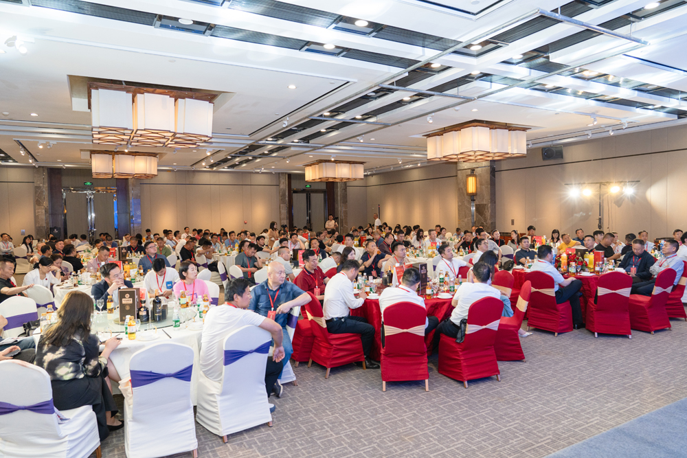 南京安徽商会三届三次会员大会暨理事会圆满举行