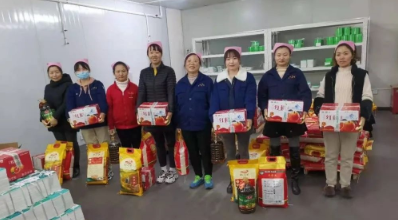 心系员工 温暖新春 米乐m6网页版为全体员工发放春节福利
