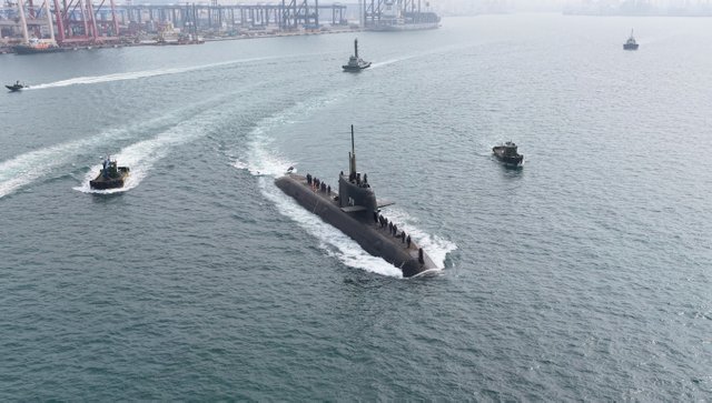 台“海鯤號”順利完成首次潛航測試