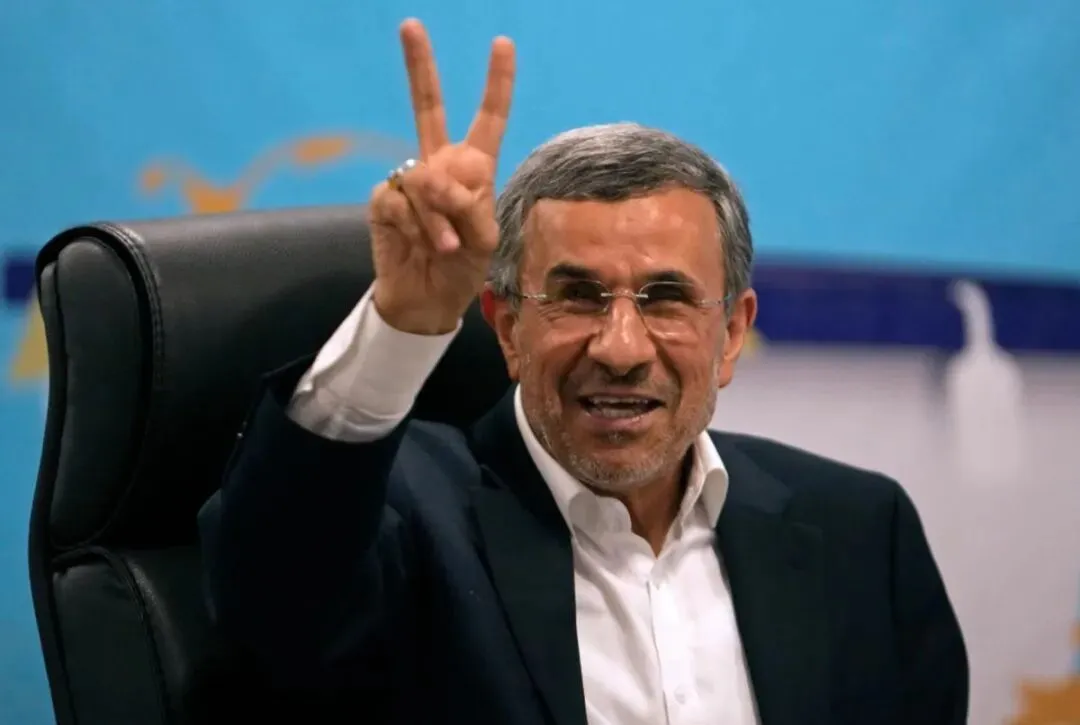 哈梅內伊身後，伊朗正卡在三股力量的十字路口