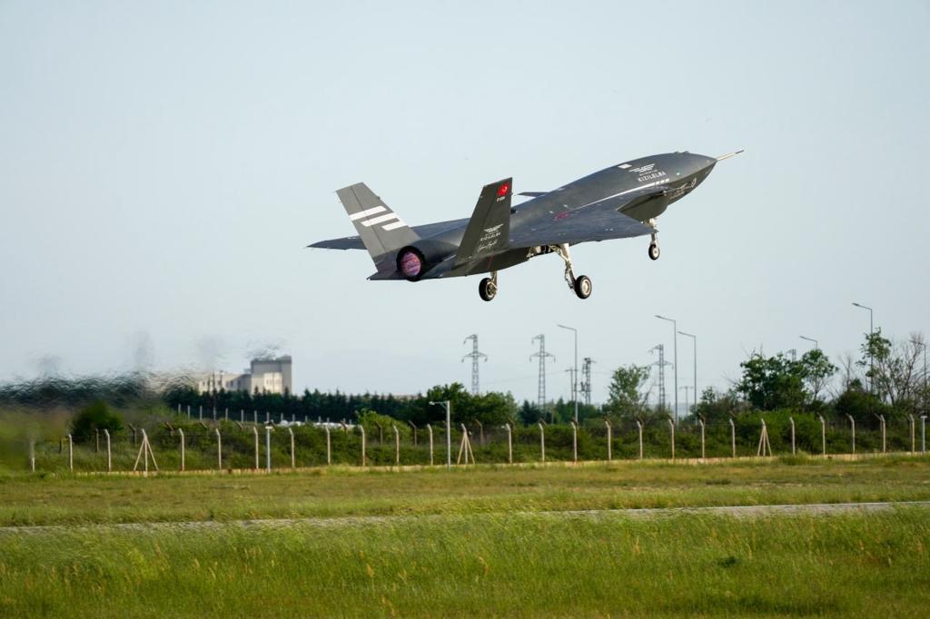 M-346FA、「紅蘋果」協同飛測 驗證忠誠僚機效能 08:272026/06/24