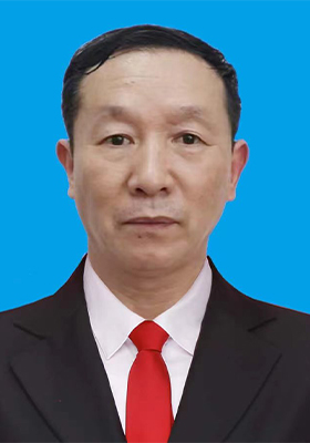 姓名:李志鸾    
科目:政治语文 
学历：本科
湖南师大中文自考本科学历，拥有四十余年丰富的教育教学及管理工作经验，先后在小学、初中、职专等不同教育阶段均贡献卓越。多次荣获乡镇、县、市级”优秀教师”称号，1991年获县青年教师教学比武壹等奖，2023年辅导学生作文荣获市级壹等奖。
本人秉持对教育事业的热爱，始终致力于为学生提供优质的教学服务，助力学生在不同学习阶段实现全面发展。