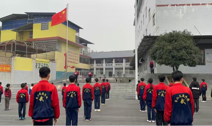 周一国旗下演讲：光盘行动