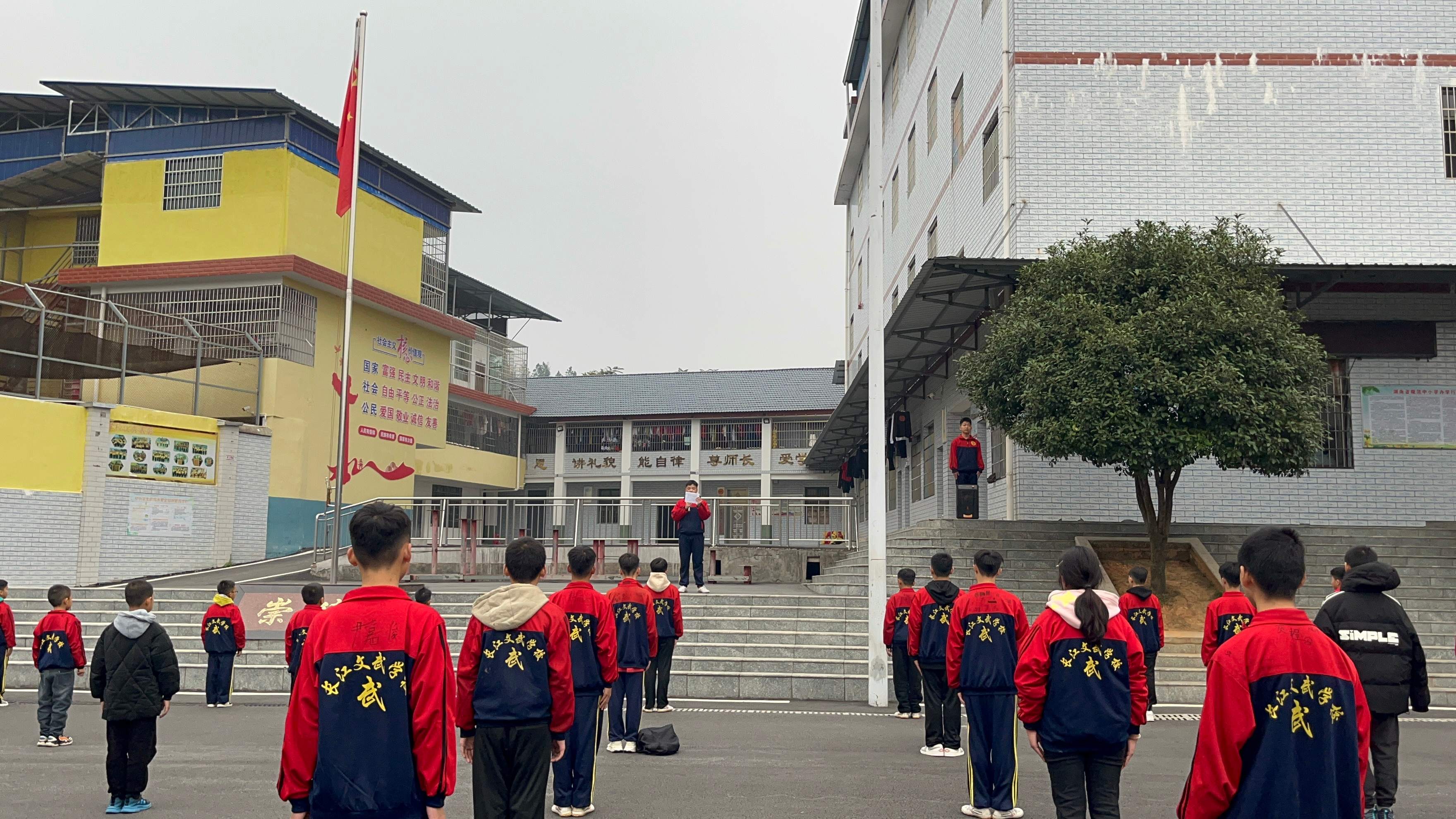 周一国旗下演讲：交通安全