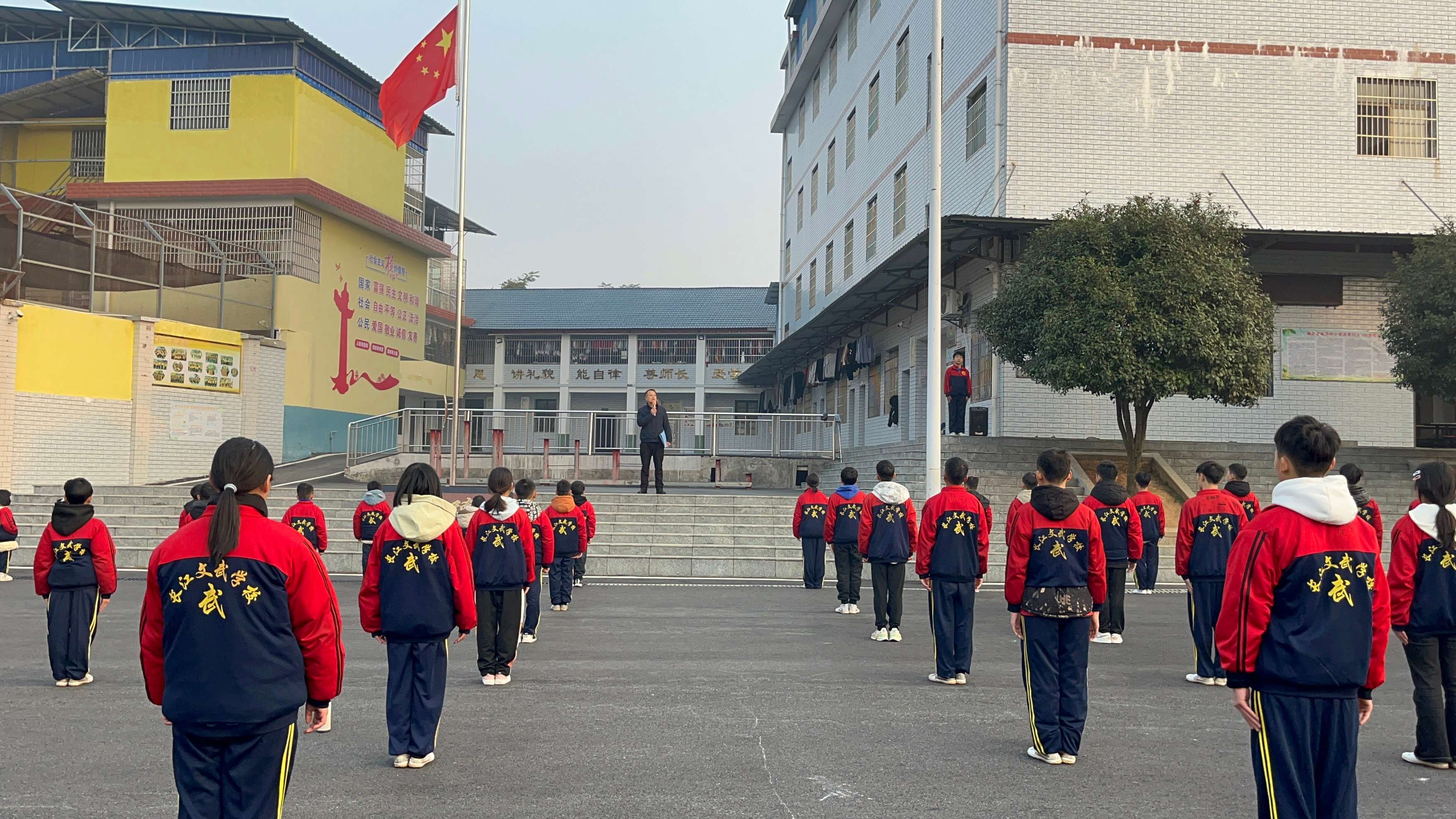 周一国旗下讲话：拒绝校园欺凌