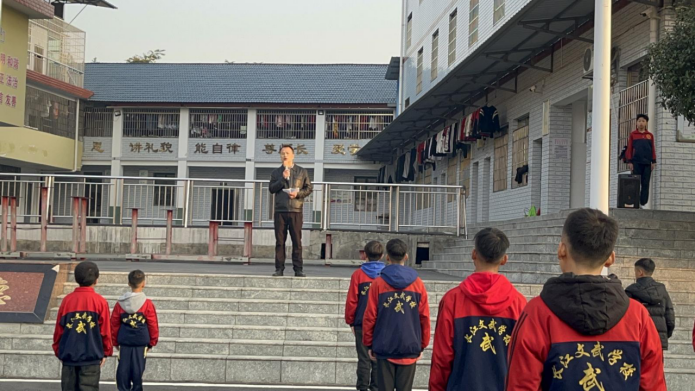 周一国旗下讲话：法治宣传