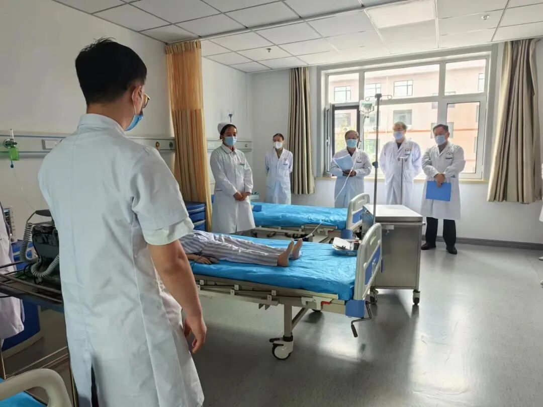 我院开展“突发心脏骤停”应急演练