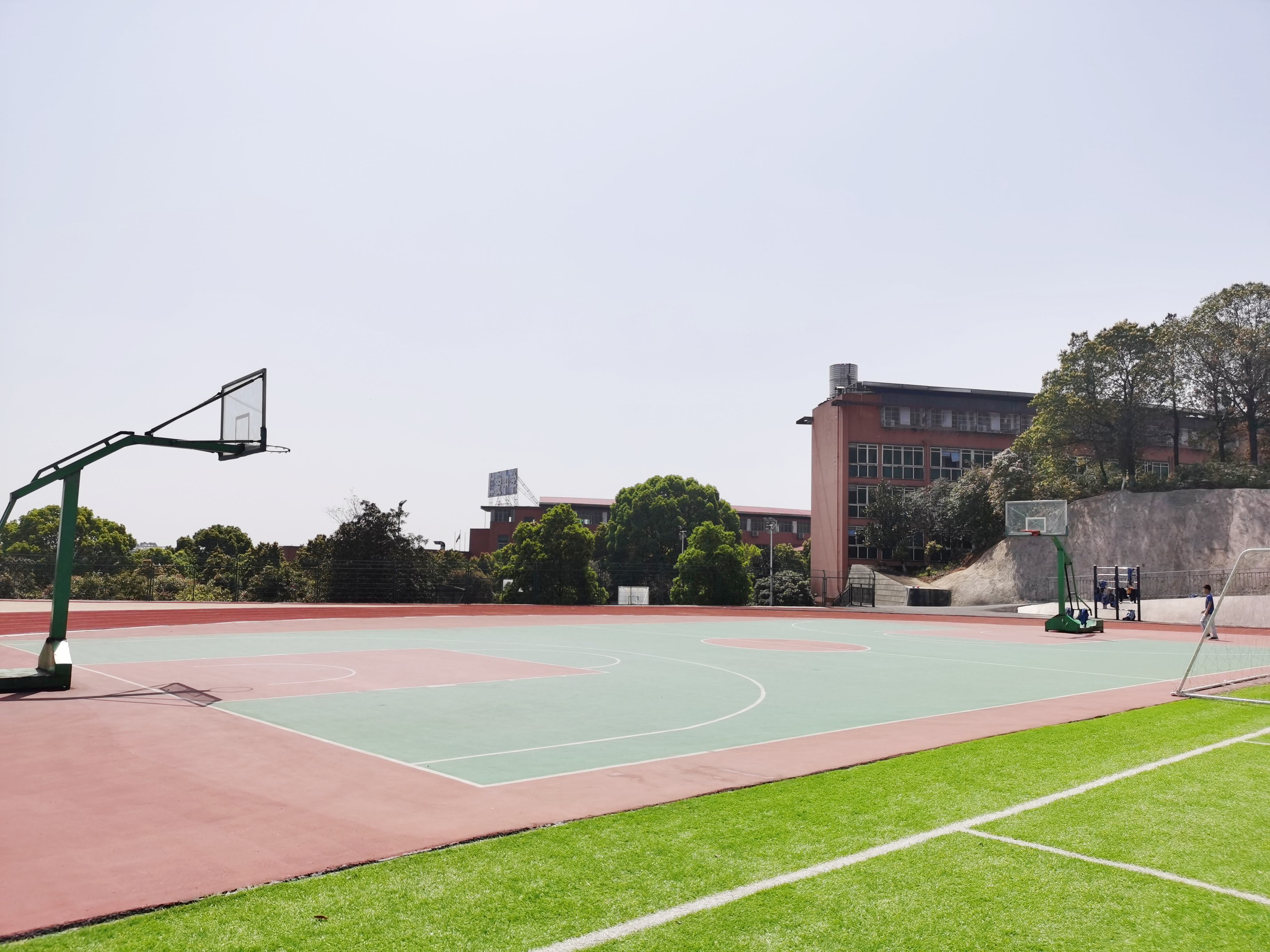 校園籃球場