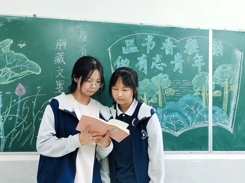 筆尖生花 榮光共耀 ——祝賀我校學(xué)子與教師斬獲省級(jí)大獎(jiǎng)