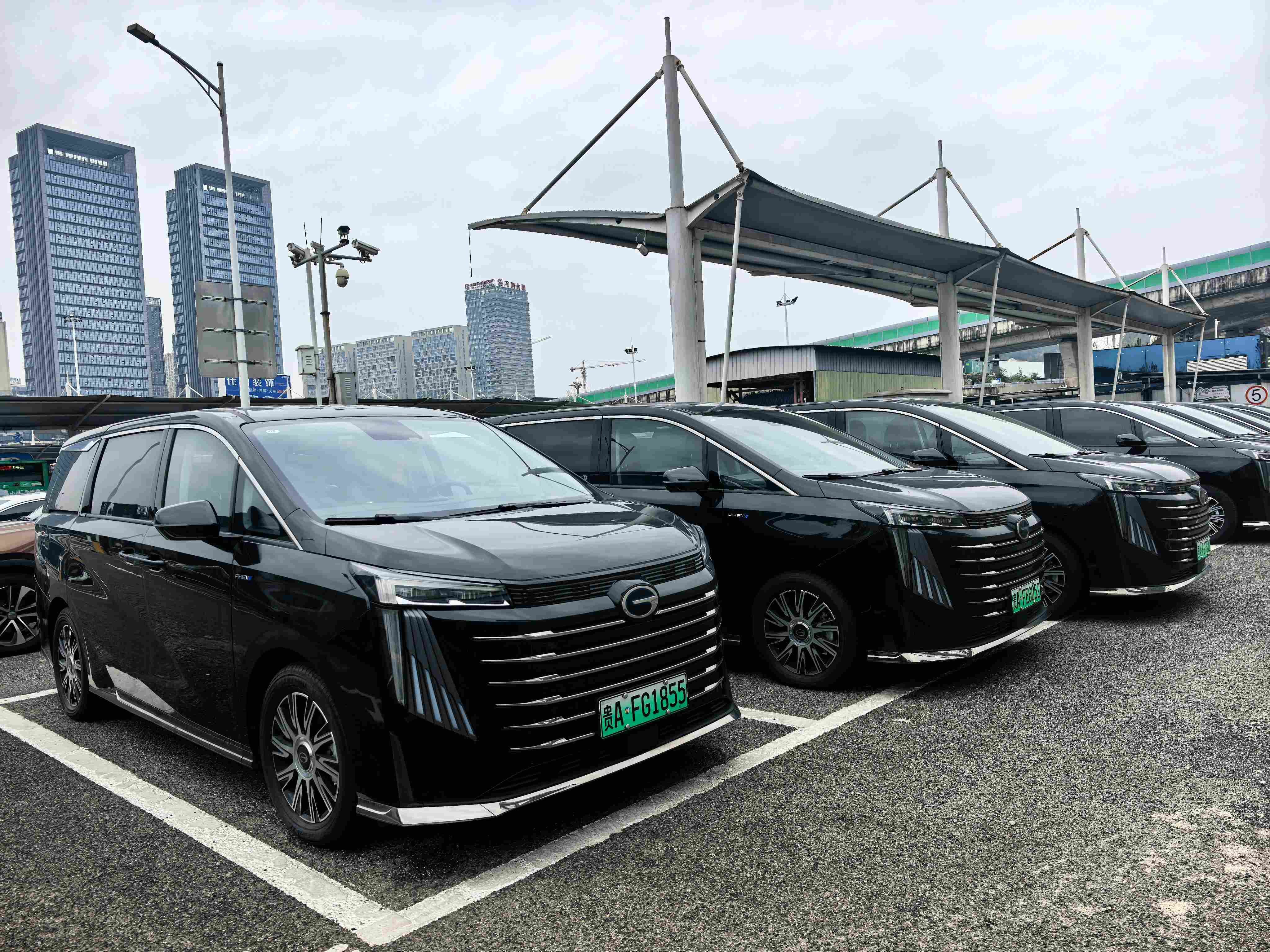 广州自驾租车价格表2024：荣联租车透明计价，无隐藏收费