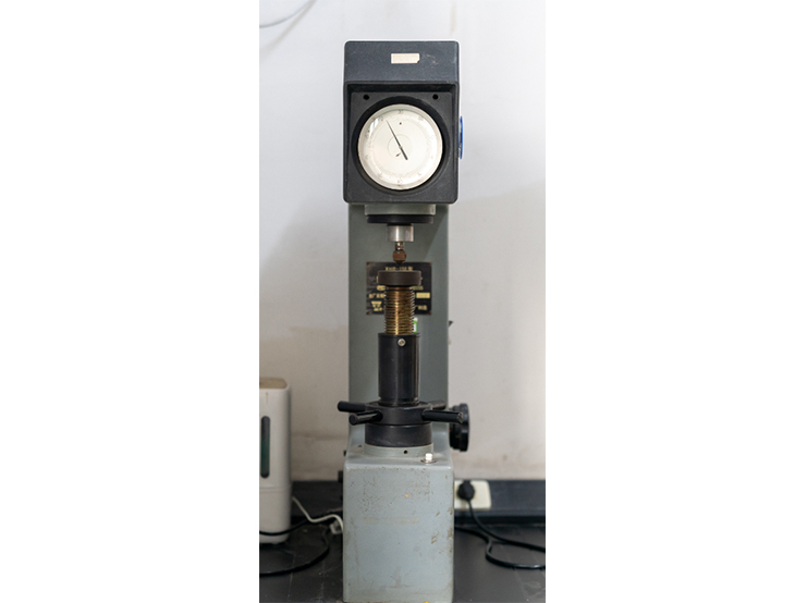 Rockwell hardness tester