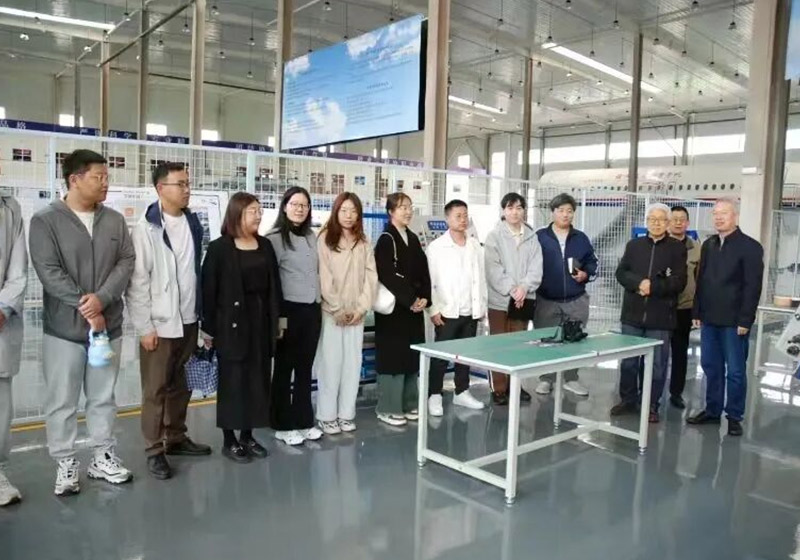 智能制造系组织全体教师开展参观学习航空器维修知识系列活动