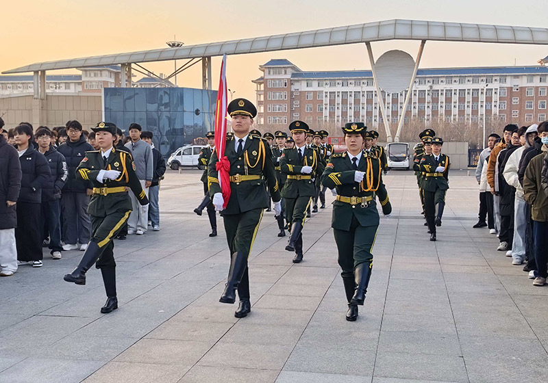 航空工程学院举行升旗仪式