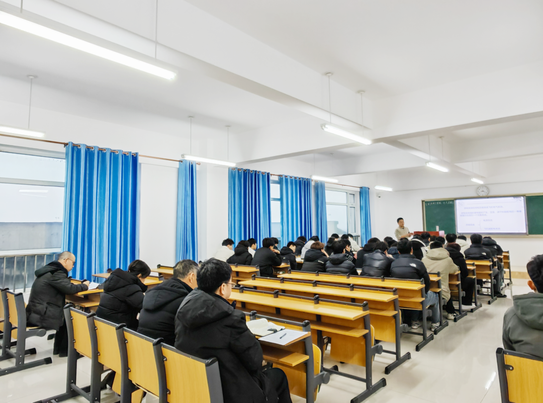 启新程 教为先 | 校领导深入课堂与学生共听“开学第一课”