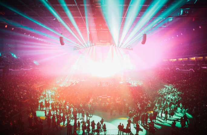 凤凰音乐节全阵容官宣，多元曲风点亮夏日音乐盛宴