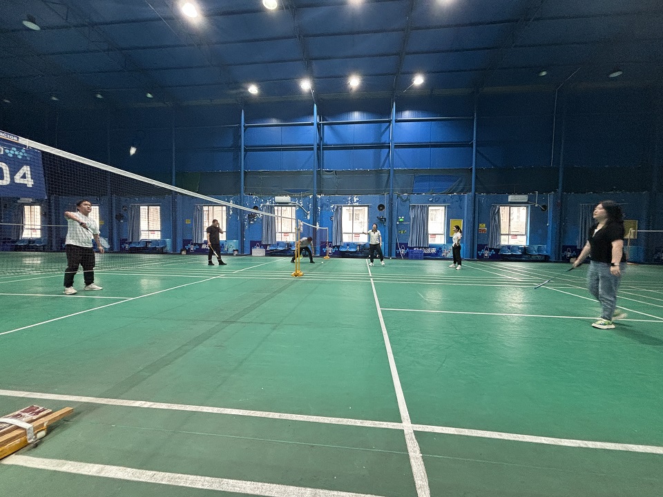 周三锻炼日，本周羽毛球