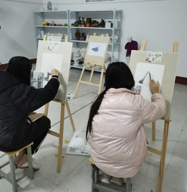 美术设计制作实训课