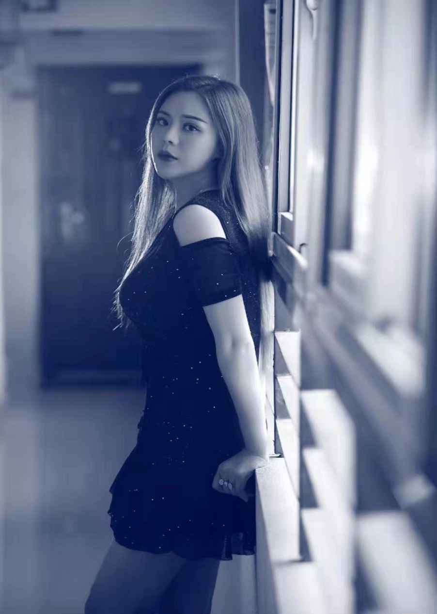 歌者妮儿