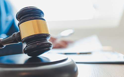 如何让违约方承担律师费