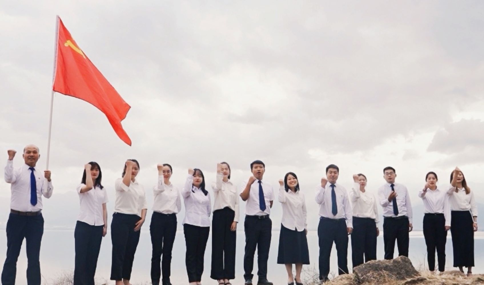 云南天外天（大理）律师事务所党支部被评为大理市2022年度“规范化建设示范党支部”