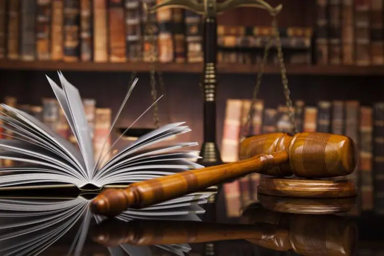 《河边的错误》原著小说法律问题分析