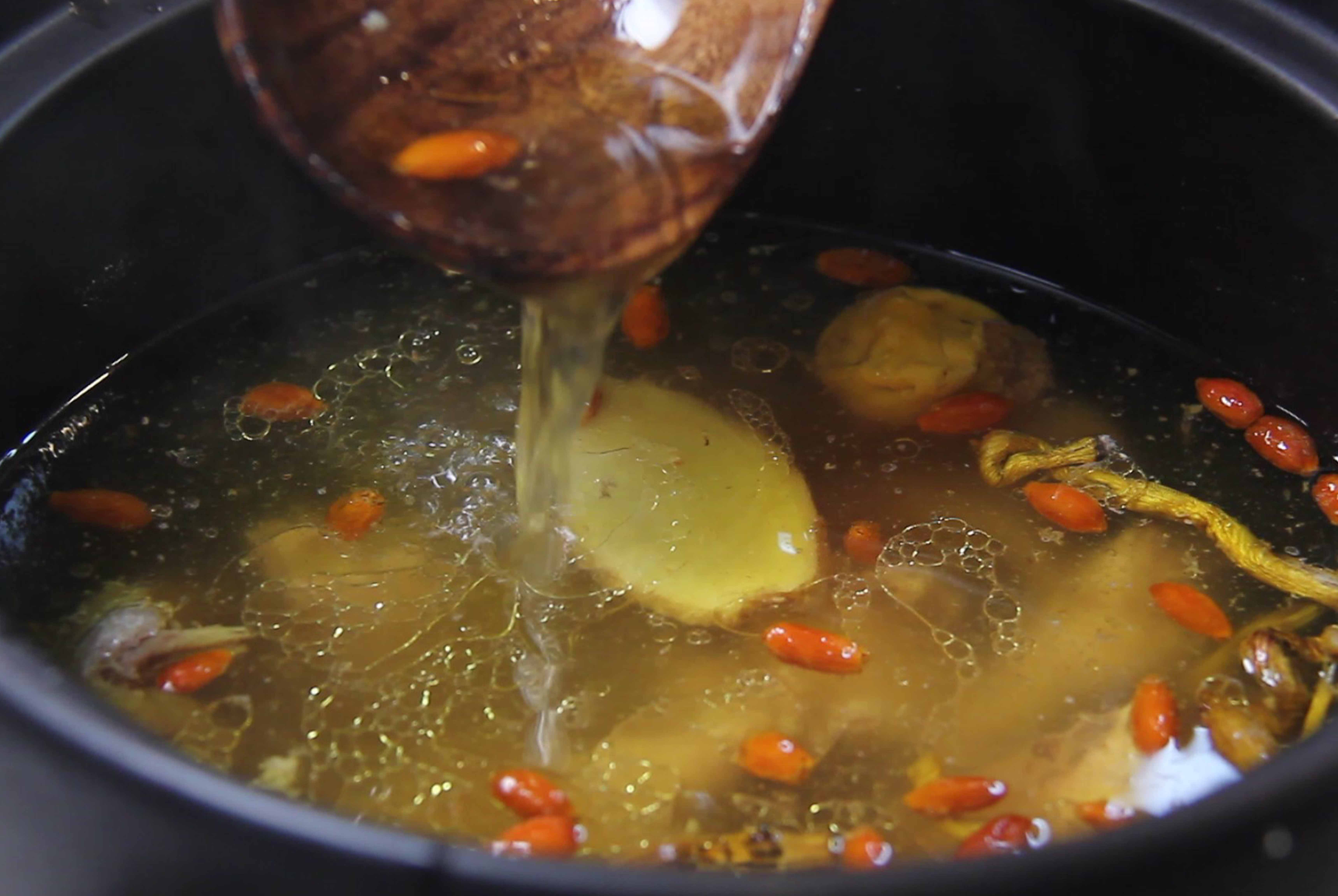 铁皮石斛炖土鸡