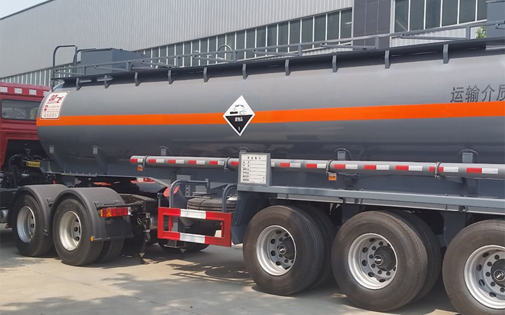 Shaanxi Automobile De Long 18 square strong sulfuric acid semi-linked smooth delivery