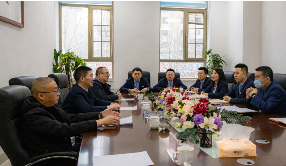 侯洪波副主任一行走訪慰問(wèn)我公司干部職工