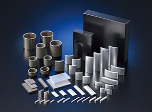 磁性材料
Nd-Fe-B系列烧结磁石 NEOMAX&reg;&nbsp;DDMagic系列、Nd-Fe-B系列烧结磁石 NEOMAX&reg;&nbsp;Dy Free F系列、Nd-Fe-B系列烧结磁石 NEOMAX&reg;&nbsp;径向各向异性环形磁石系列、高性能铁氧体烧结磁石NMF&trade;系列、超高密度稀土粘结磁石HIDENSE&trade;