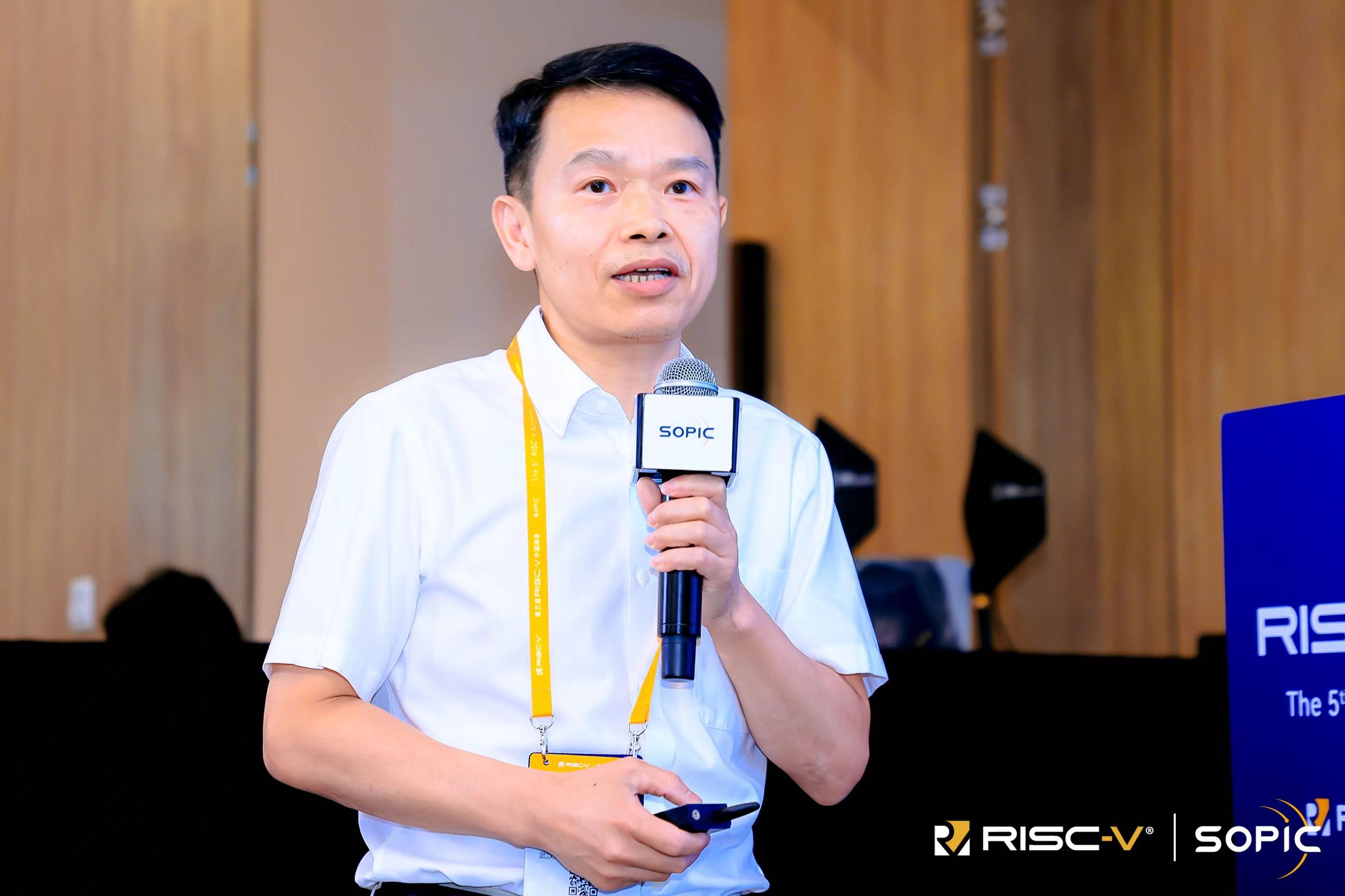 推动自主可控车规MCU产业化，武汉二进制半导体如何做？