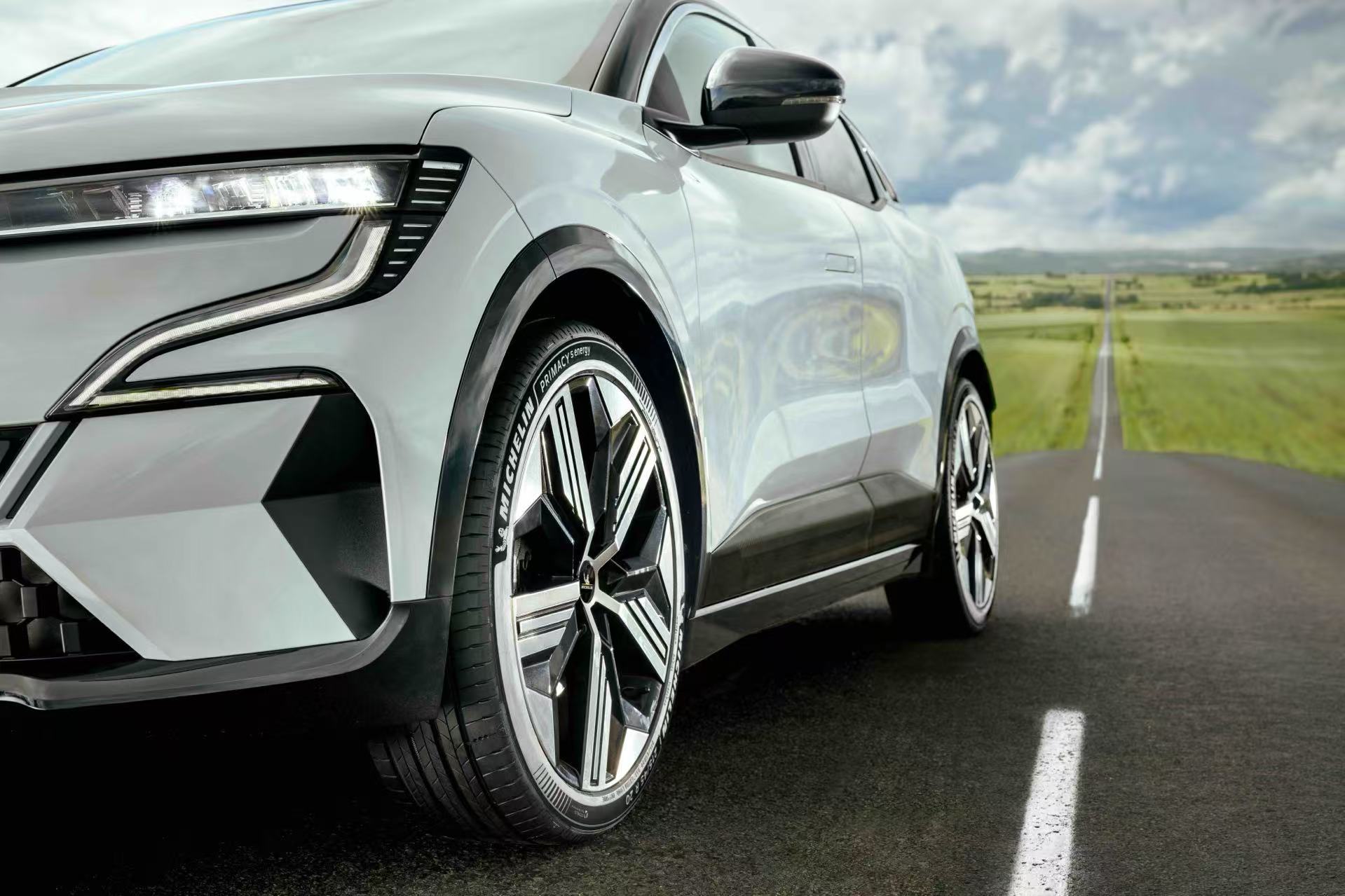 米其林浩悦5E与竞驰5E全新上市， 以技术创新定义绿色出行范式