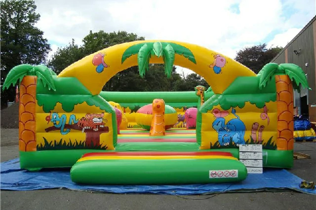 Animals Walled Bed Inflatabale Bounce House