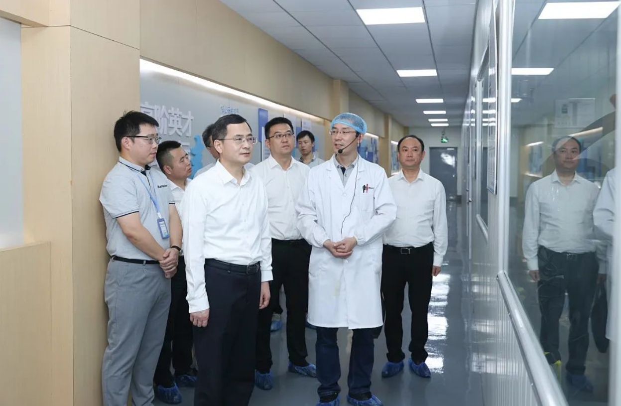 滨湖区区委书记孙海东一行莅临科麦特调研及指导工作