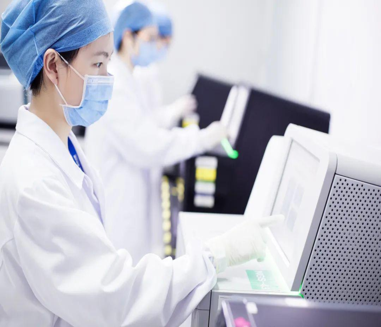 1.技术团队
湖南省菱越新材料有限公司专注技术和研发，其团队的卓越人才和专业能力，为后台技术研发和前端技术服务领域带来更多创新和突破。我们坚信，凭借团队的合作和努力，我们能够取得更加辉煌的成就，为消除塑料污染、保护环境和可持续发展、实现&ldquo;青山绿水、碧海蓝天&rdquo;的美好家园贡献我们的力量。
技术研发团队曾广胜教授是国家百千万人才工程的人选，在后台技术研发领域有着卓越的才华和专业知识。我们团队中的每一位成员都是经过他严格选拔，具备出色的能力和创新思维，致力于推动后台技术研发的发展。
（1）后台技术研发
国家百千万人才工程人选、 8名高分子材料学相关博士、2名塑料机械专业博士、6名高分子材料专业硕士生
（2）前端技术服务
5名材料及制品产品经理 、具有多年包装/材料行业经验、优秀全程跟踪服务能力