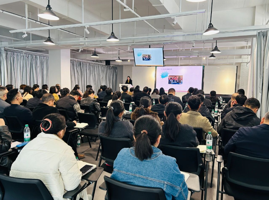 夯实全球化软实力 | 华瓷学院开展跨文化沟通与管理专题培训