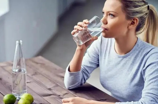 为什么我们需要每天喝足够的水？