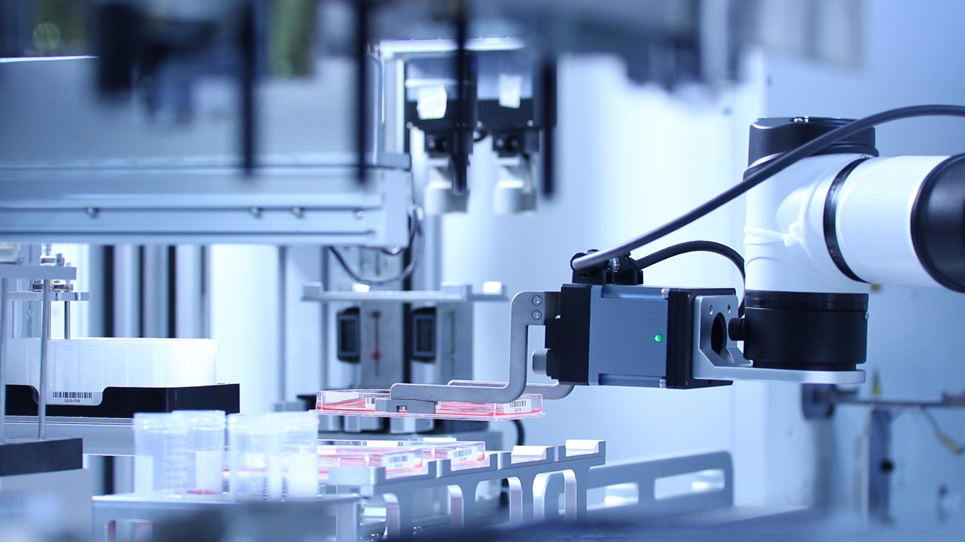 XImaging has completed series B round of over 100 million RMB and will accelerate AI application and revolution in intelligent laboratory automatic area.