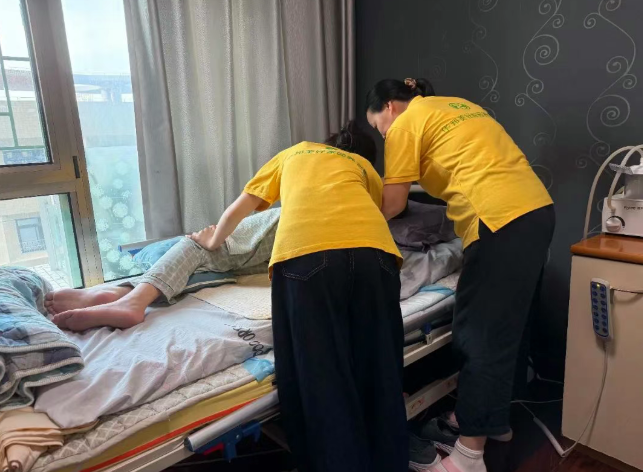 专业照护走进家中 让长者养老不离家 | 孝慈家护