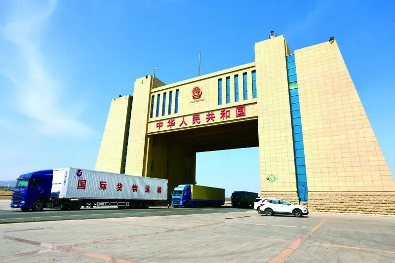 阿拉山口：“黄金通道”上“筑巢引凤”