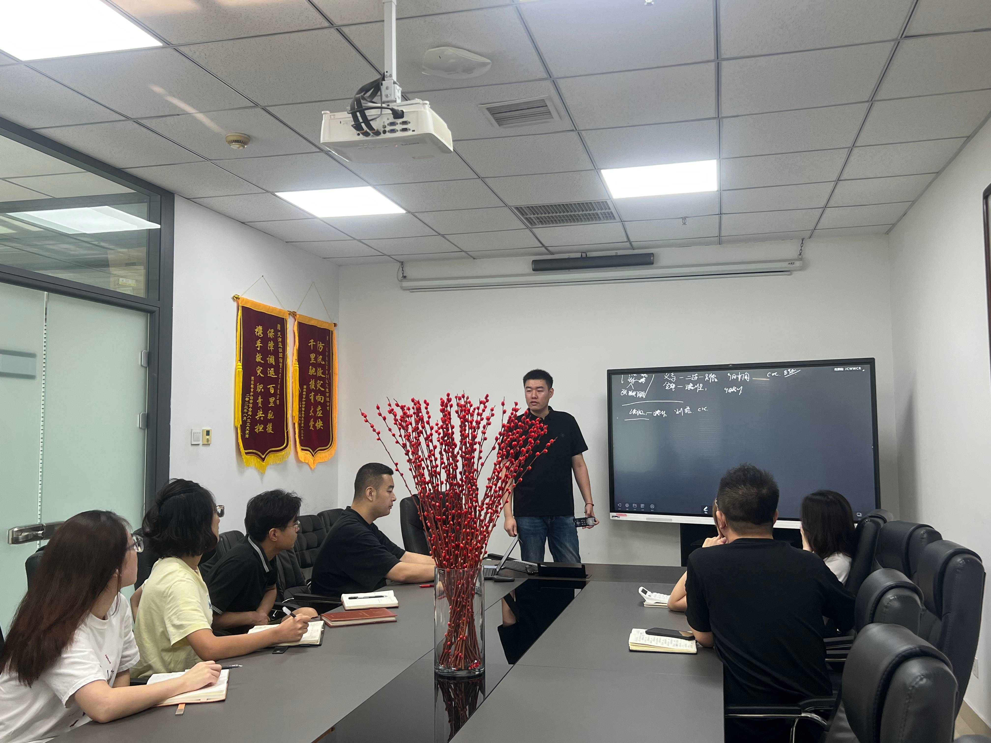 竞力向心，及时更新